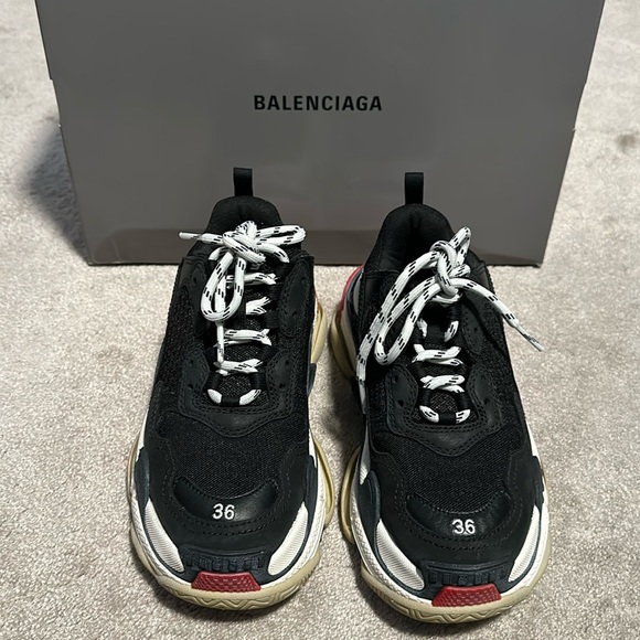 Balenciaga shoes - Picture 1 of 12